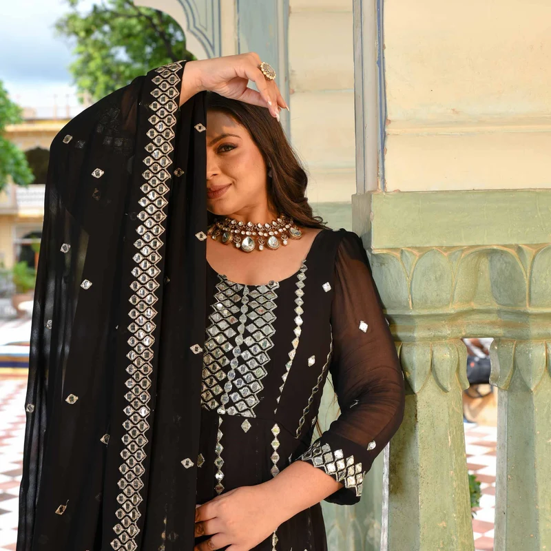 Black-Anarkali-Aakansha-SCL_4505-1.webp