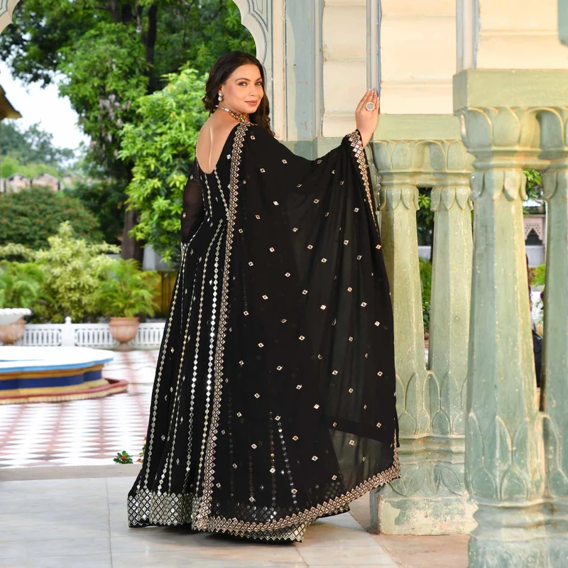 Black-Anarkali-Aakansha-SCL_4524-1.webp