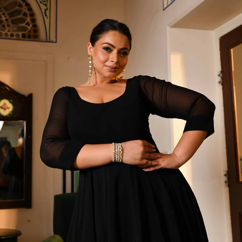 Black-Floral-Print-Anarkali-Aakansha-SCL_8246-1.webp